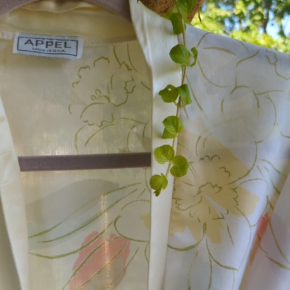 Vintage Floral Robe - Picture 3 of 5